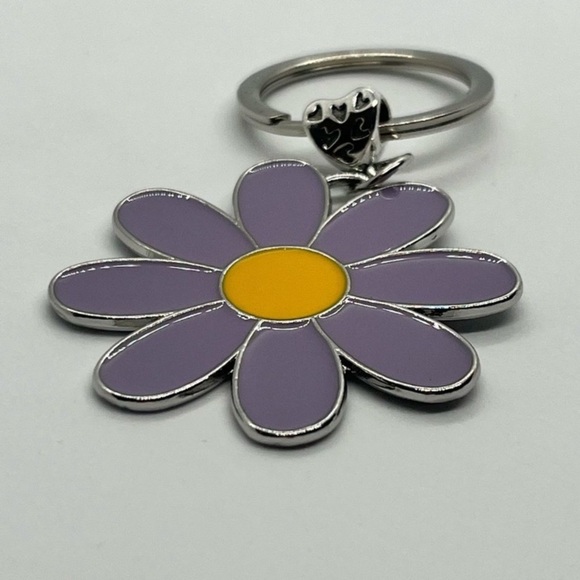 🛍️ Flower pendant keychain - Picture 2 of 4